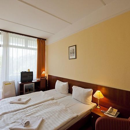 Hotel Ostrzyhom Zewnętrze zdjęcie