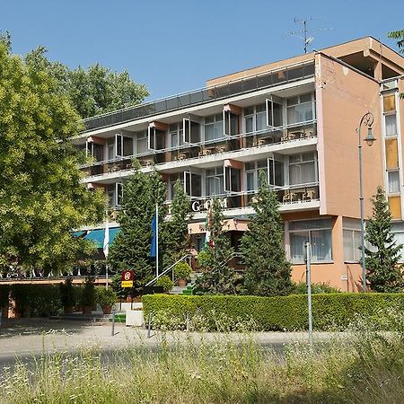 Hotel Ostrzyhom Zewnętrze zdjęcie