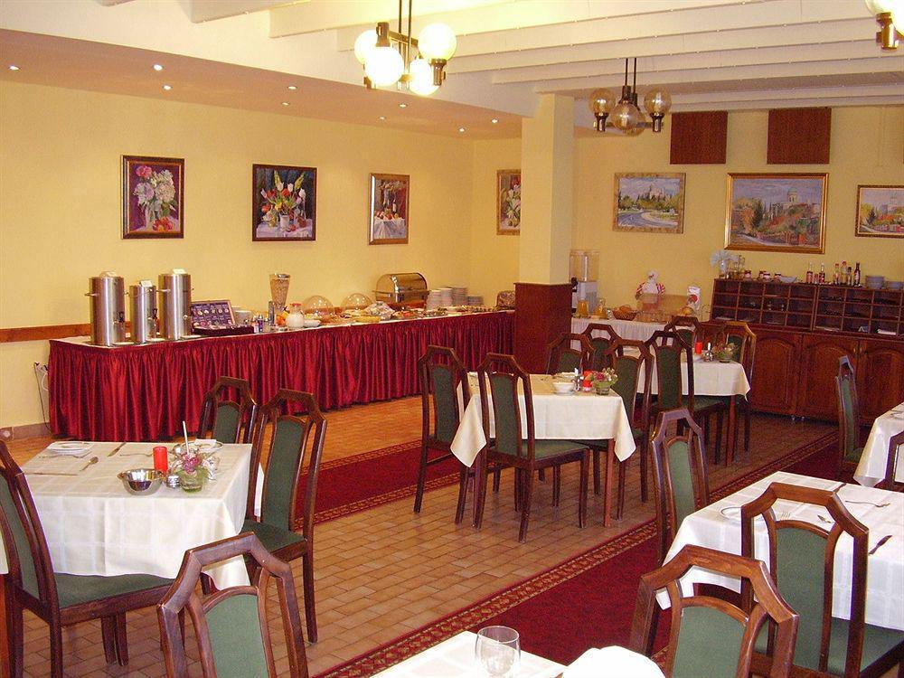 Hotel Ostrzyhom Restauracja zdjęcie